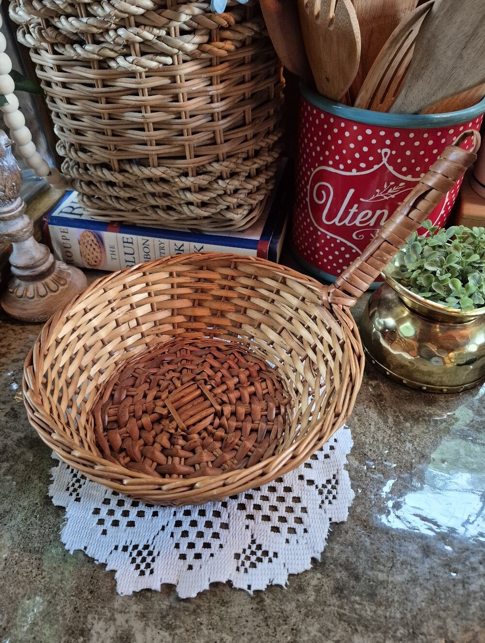 Vintage Pan Shaped Scoop Woven Basket With Handle